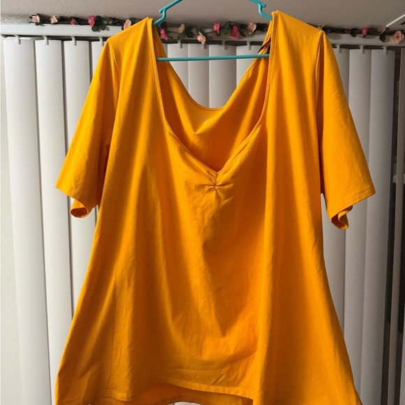 Ava & Viv Tops - NWT Ava & Viv Yellow Scoop Neck Ruched Short Sleeve Summer Top Womans Size 4XL